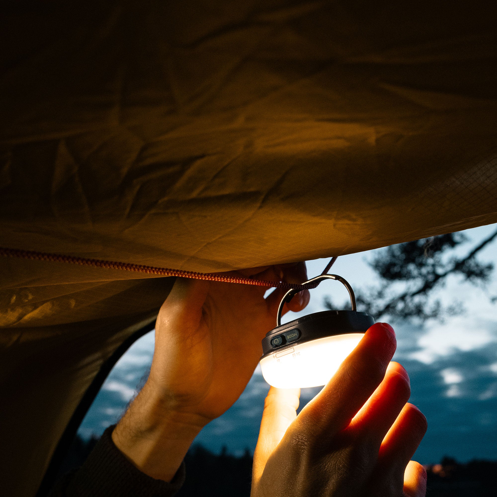 Silva Glow - Black - In a Tent