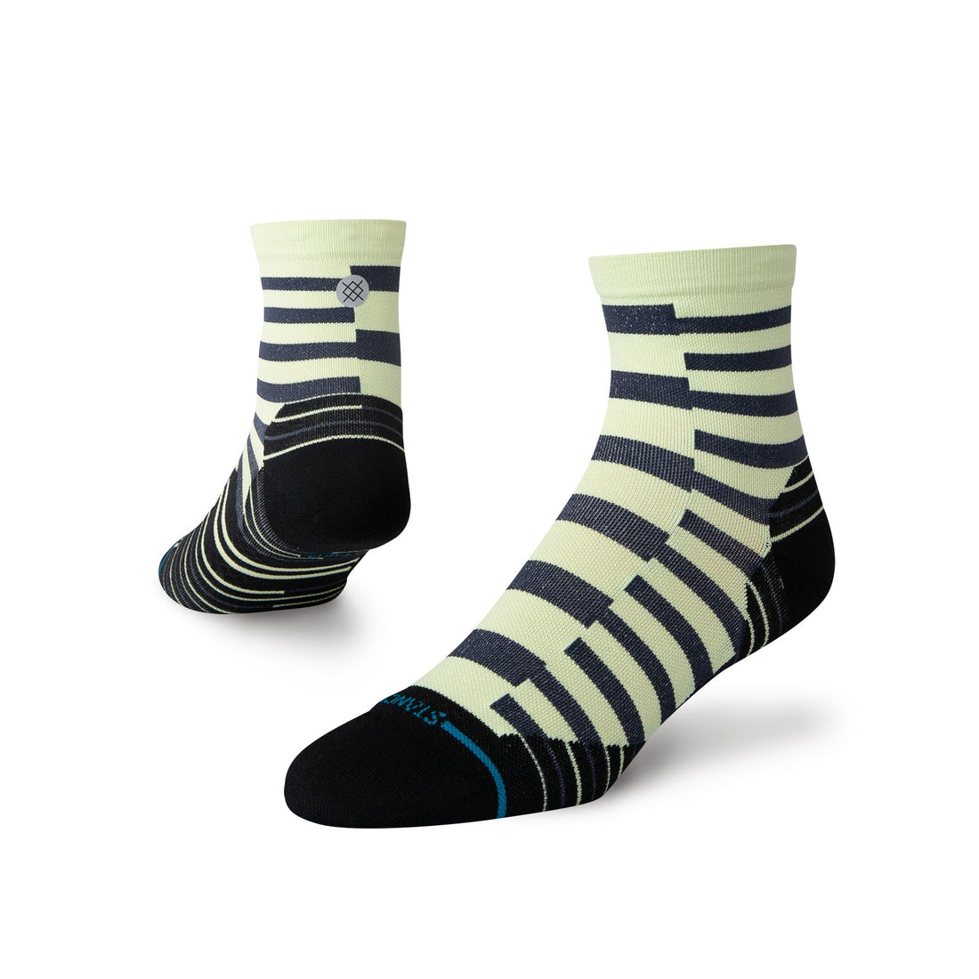 Staggered Ultra Light Quarter - Black