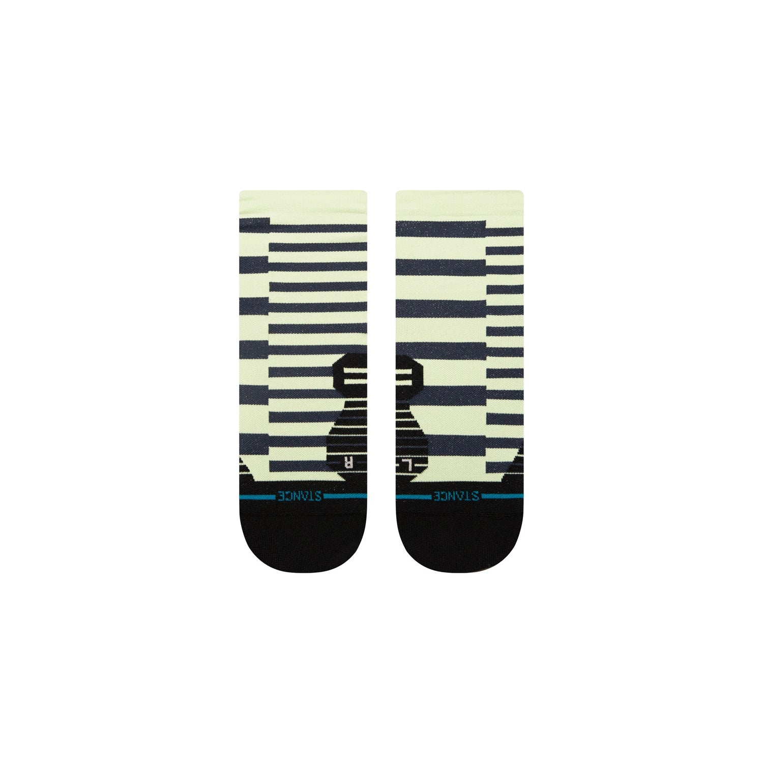Staggered Ultra Light Quarter - Black