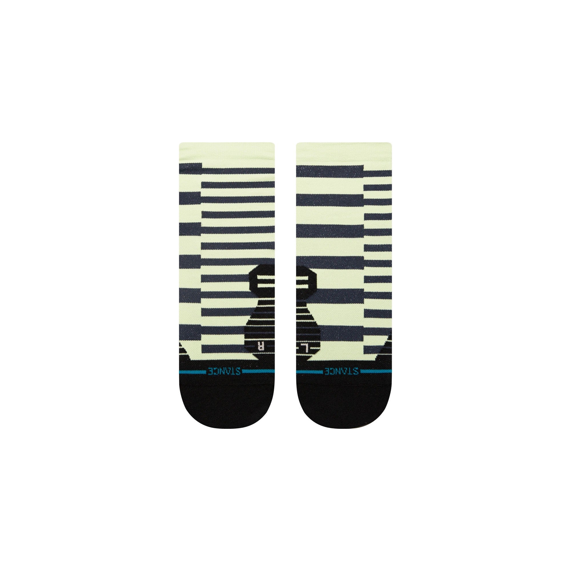 Staggered Ultra Light Quarter - Black